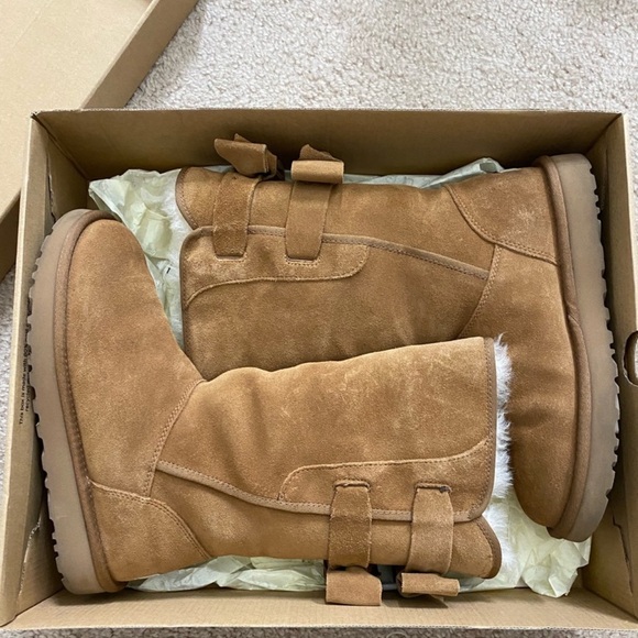 Uggs - Picture 2 of 6